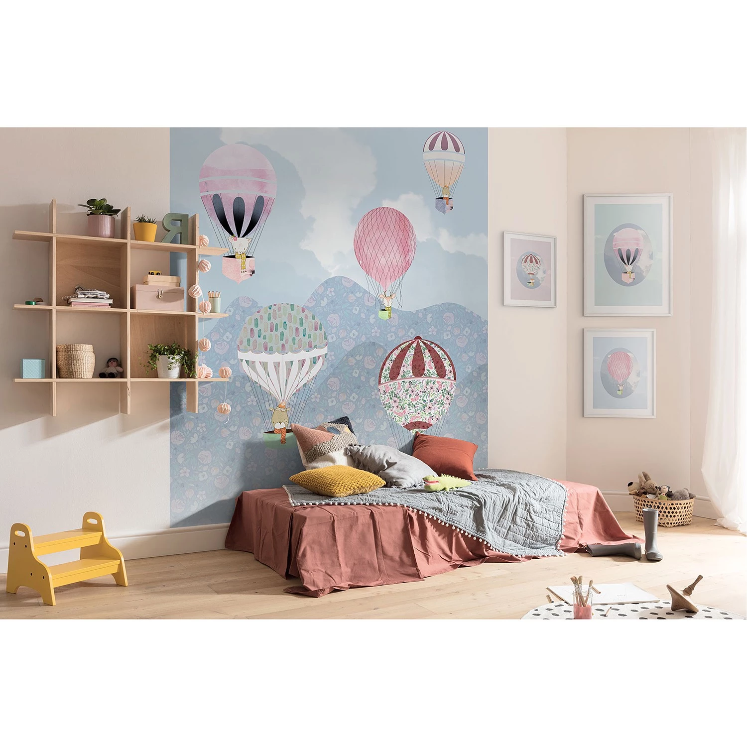 Komar Papier peint intissé Happy Balloon - Intissé - Multicolore - Largeur : 200 cm 2 Komar Papier peint intissé Happy Balloon - Intissé - Multicolore - Largeur : 200 cm – Image 2