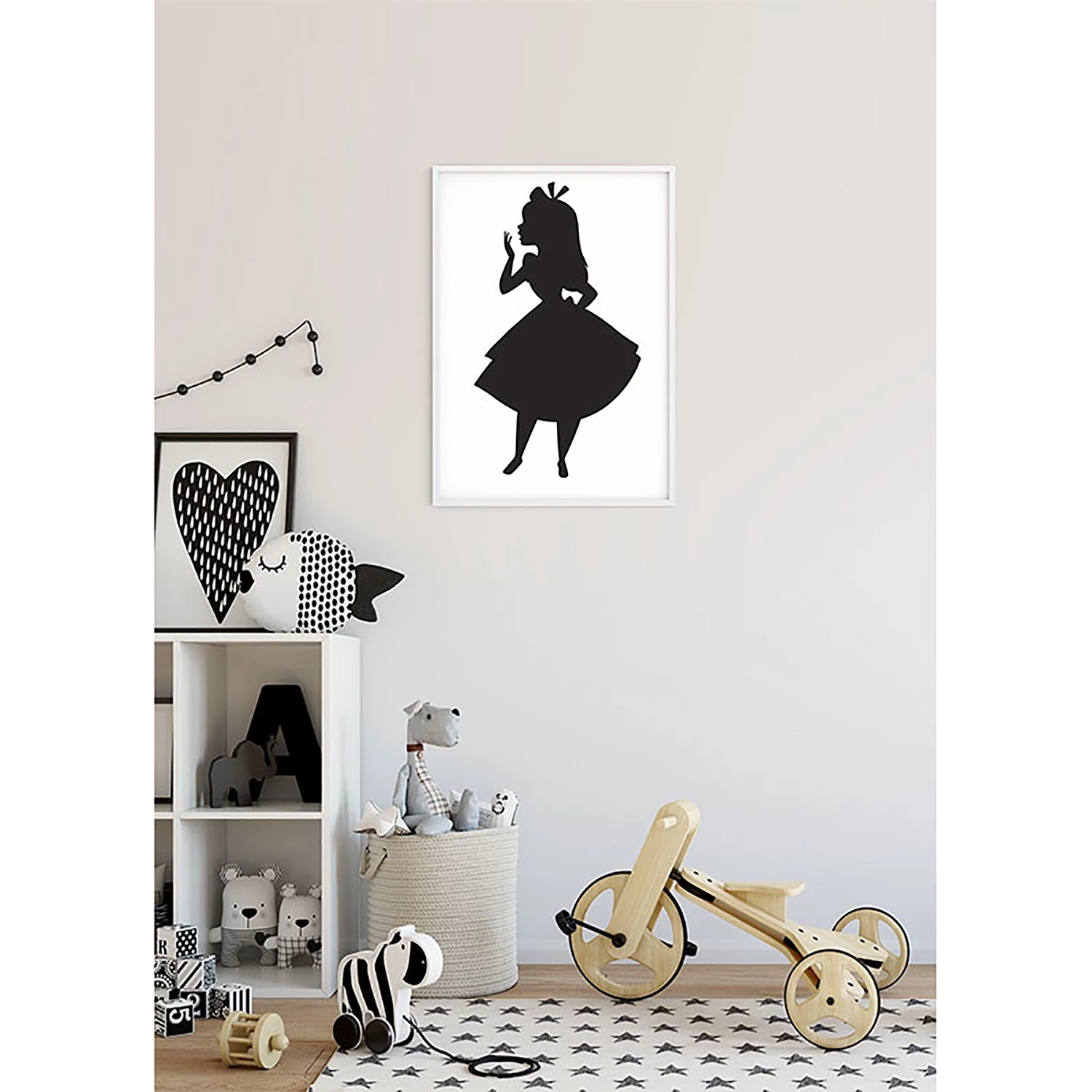Komar Tableau déco Alice Silhouette - Noir / Blanc - Papier - 50 x 70 cm 5 Komar Tableau déco Alice Silhouette - Noir / Blanc - Papier - 50 x 70 cm – Image 5